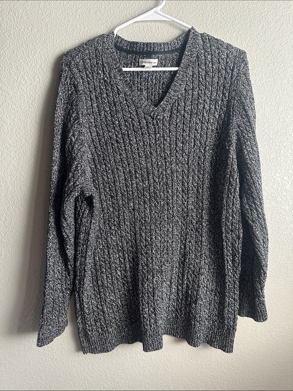 croft & barrow Women's V-Neck Cable Knit Sweater in Charcoal Gray